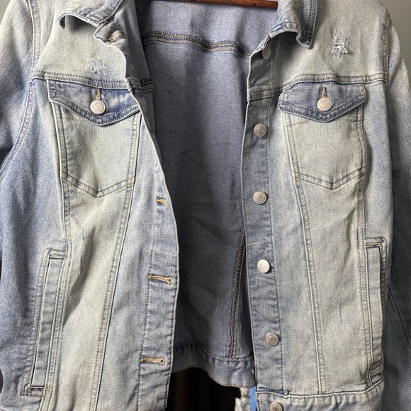 Time and Tru Long Sleeve Jean Jacket - Picture 4 of 9